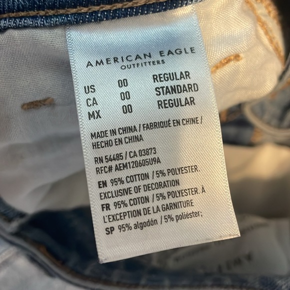 AE Mom jeans - Picture 4 of 5